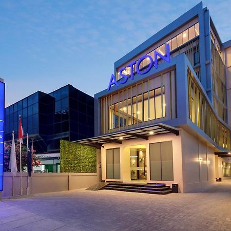 Aston Palu Hotel & Conference Center Buitenkant foto