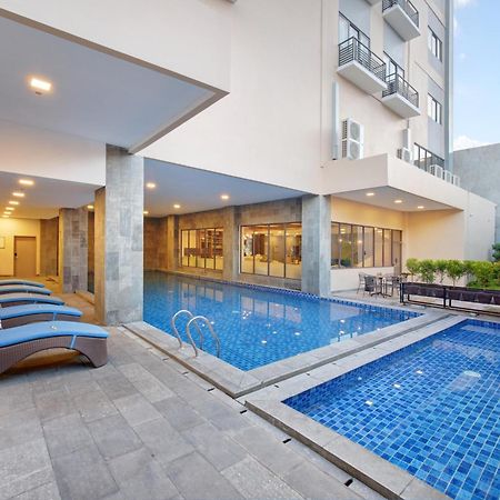 Aston Palu Hotel & Conference Center Buitenkant foto